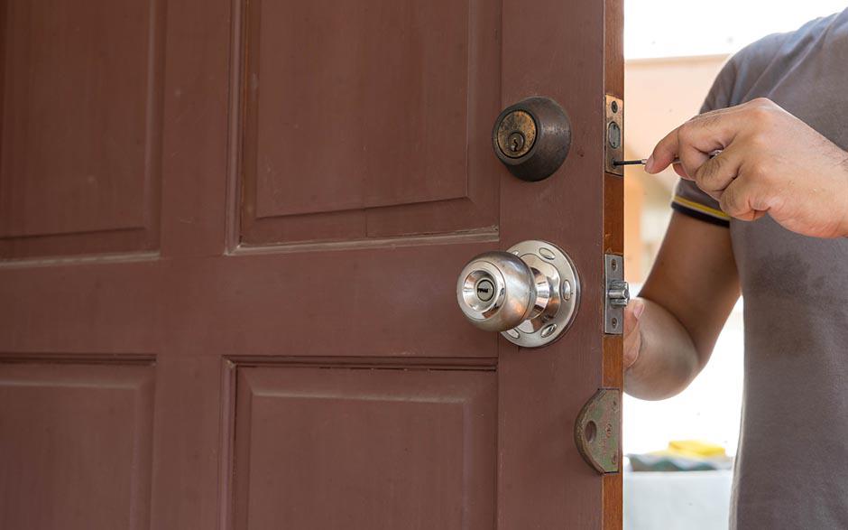 ouverture de porte claquée serrurier Arcueil