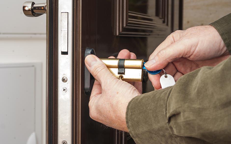 ouverture de porte claquée serrurier Arcueil